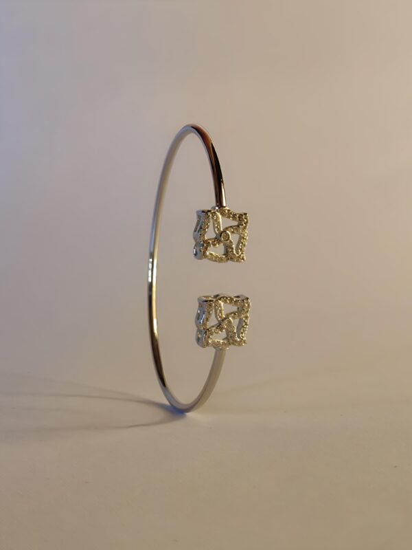 Zilvara Nitya Stellar Bloom Bracelet