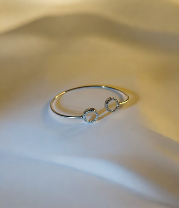 Zilvara Nitya Halo Bracelet